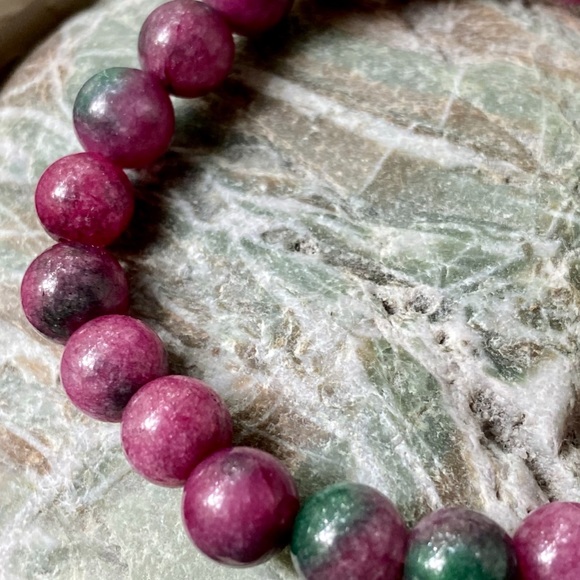 NWOT Genuine Ruby And Zoisite Gemstone Bracelet - Picture 9 of 15